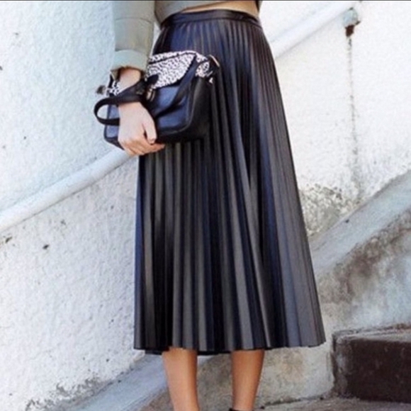 SILVAE FAUX LEATHER SKIRT - Picture 1 of 10